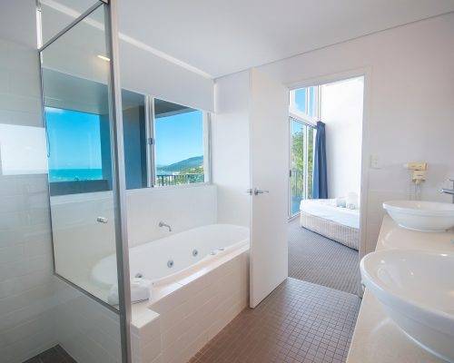 whitsunday-airlie-beach-resort-3-bedroom-apartments-unit-30 (6)